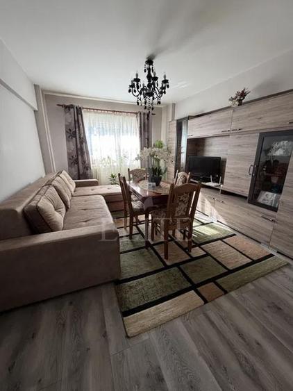Apartament 4 camere în zona PIATA FLORA