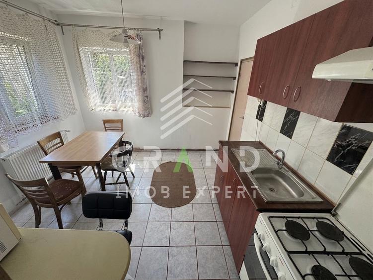 Casa 4 camere | 4 bai | 2 bucatarii | GARAJ | zona Semicentrala/Paris
