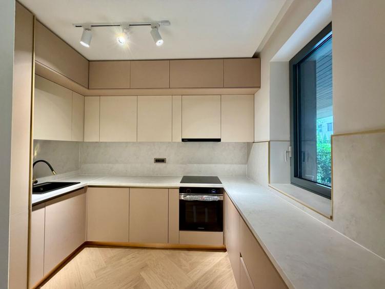 Apartament premium 4 camere si grădină privată generoasă / 2 parcări incluse