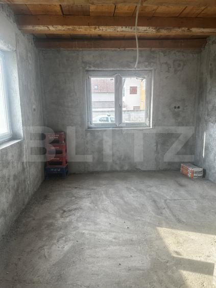 Casa de vanzare, semifinisata, zona Paulesti