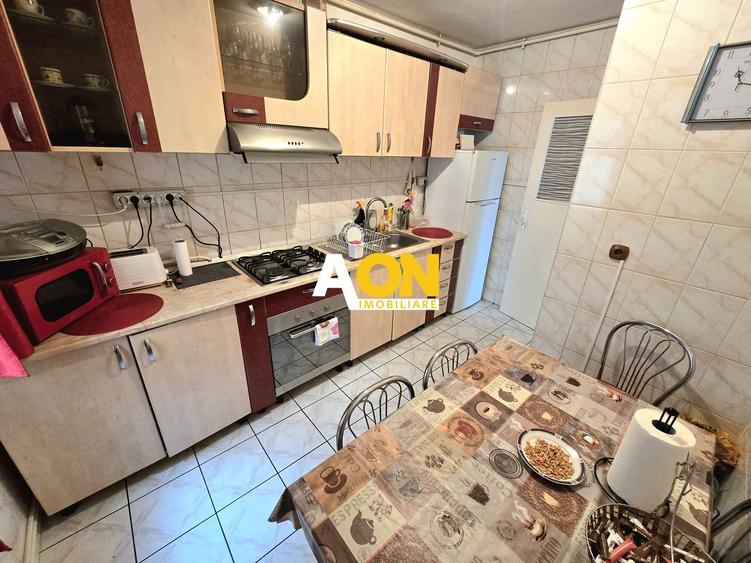 Apartament cu 3 Camere, Etaj Intermediar, Lift, Zonă Ultracentrală