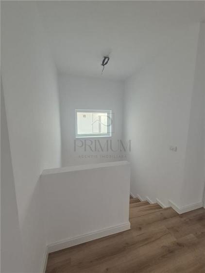 Duplex modern - despartit prin camera tehnica - zona f buna