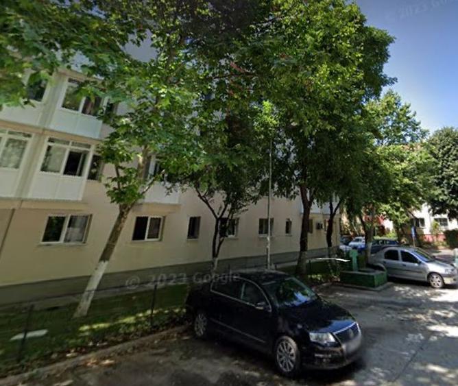 Apartament 2 camere. Decomandat. Renovat. Mobilat. Huedin, Straja.