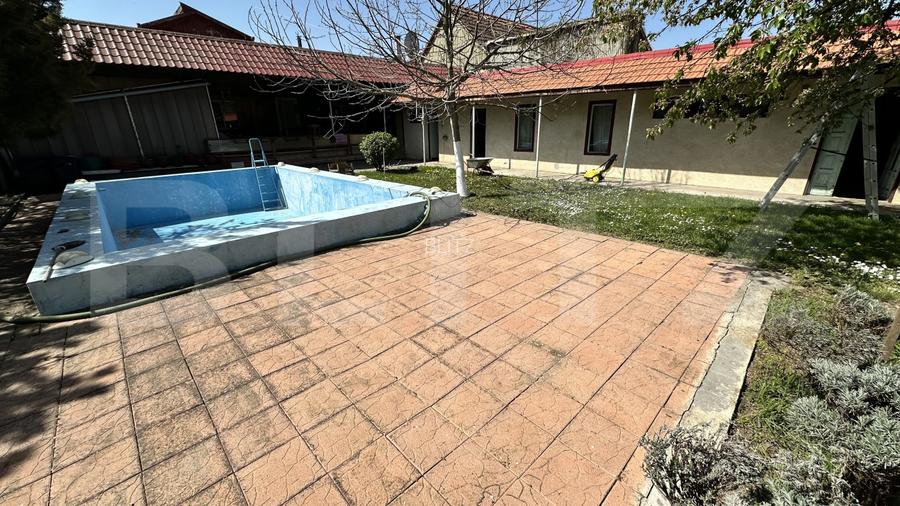 Casă spațioasă, complet mobilată, cu piscină si panouri fotovoltaice in Uroi - 17