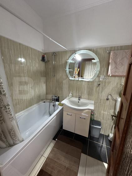 Casa P+2, 240 mp, 300 mp teren, zona Titulescu