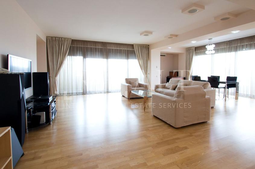 Inchiriere apartament 3 camere | Generos, 2 x Parcare, Acces lift | Domenii