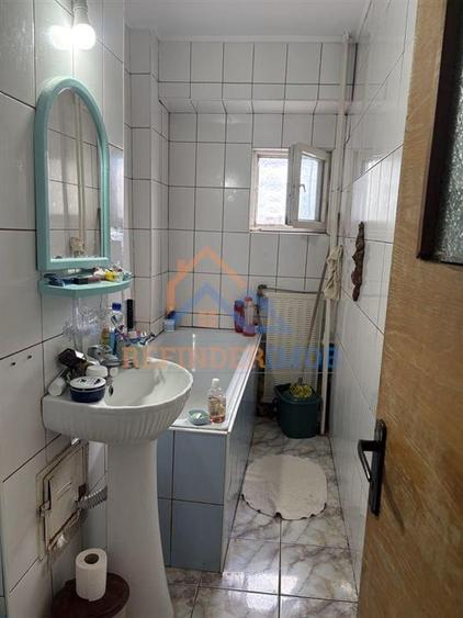 Apartament de vanzare cu 3 camere, zona 13 Septembrie