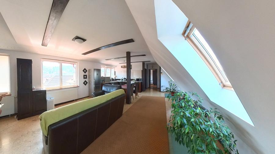 Apartament mobilat si utilat,centrul istoric Brasov + parcare privata