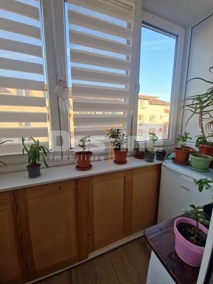Apartament 3 camere de vanzare