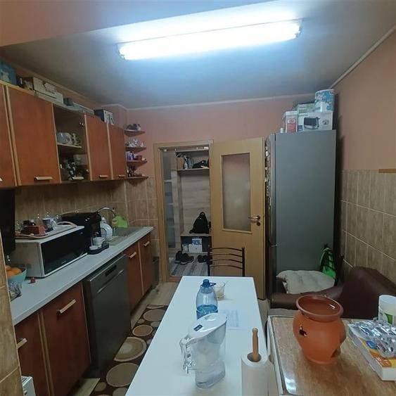 Apertament 2 camere decomandat balcon pivnita zona Valea Aurie
