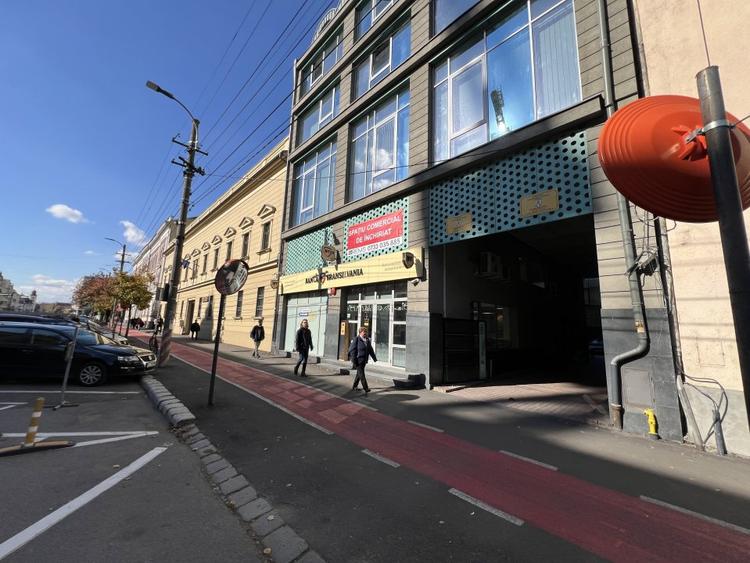 Spatiu comercial in zona centrala, Piata Avram Iancu