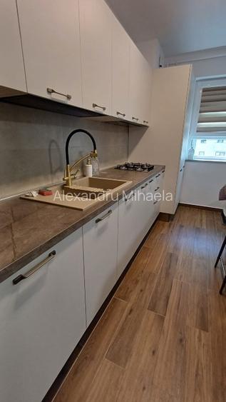 Vând apartament 2 camere 1/2, dotat și mobilat lux, boxă, 2 locuri de parcare - 10