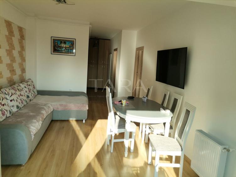 Apartament cu 3 camere, terasă de 30mp cu piscină, 2 parcări subterane
