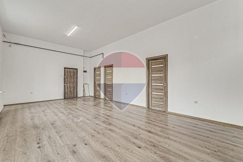 Spațiu comercial sau pentru birou de închiriat în zona centrală Arad.