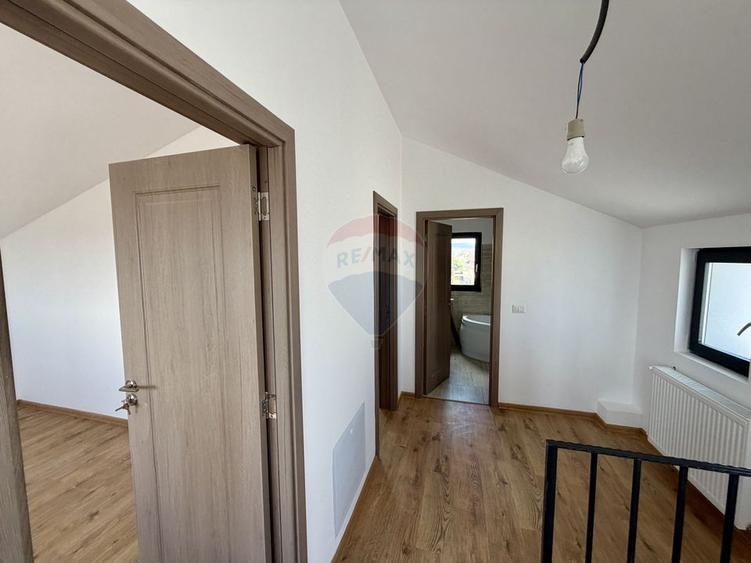 Casă / Vilă Golesti