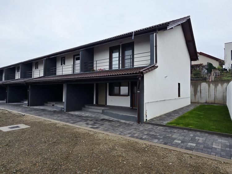 Apartamente cu scara interioara la casa,105 mp utili,la cheie,Cetate