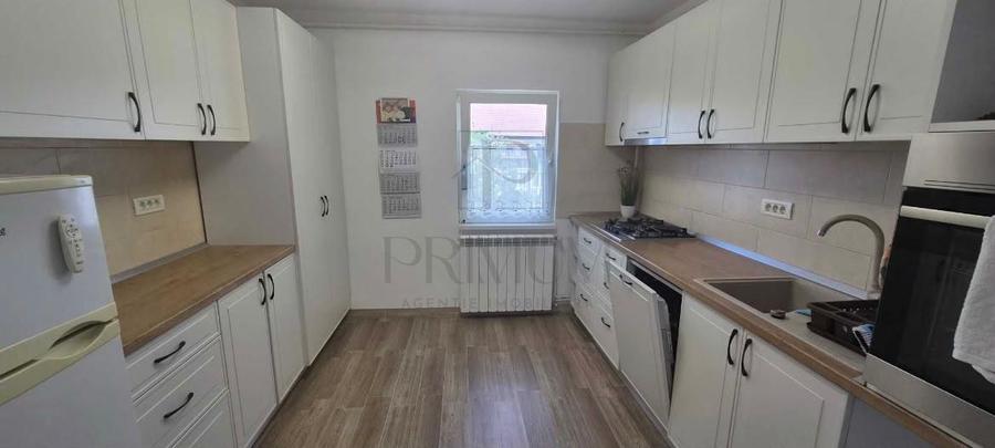 BUCOVINA - 2 CAMERE - CENTRALA PROPRIE - BLOC IZOLAT CU ACOPERIS