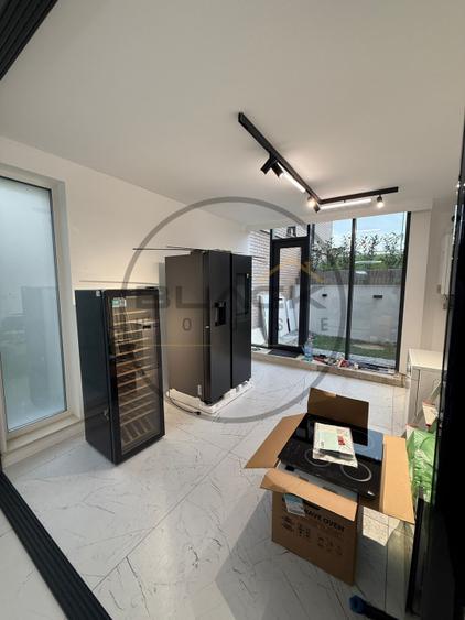 Apartament de lux 6 camere in Vila, 1 parcare+ 2 gradini