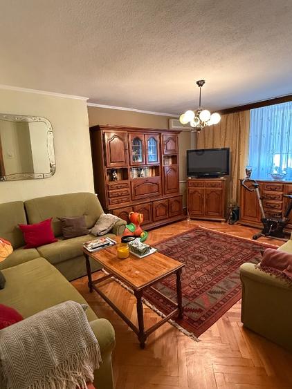 Apartament 4 camere, 104 mp, etaj 1, ultracentral – Găești