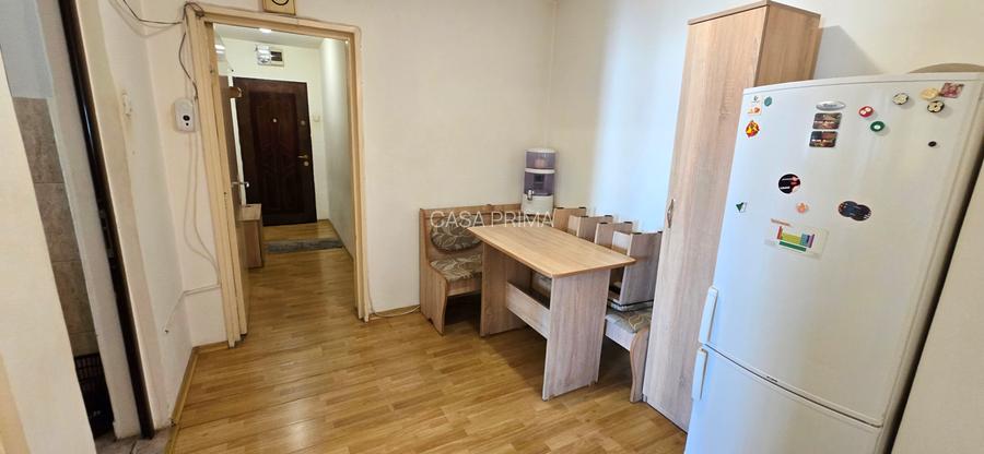 Se inchiriaza apartament 3 camere decomandat, bvd. Independentei, langa Golia - 8