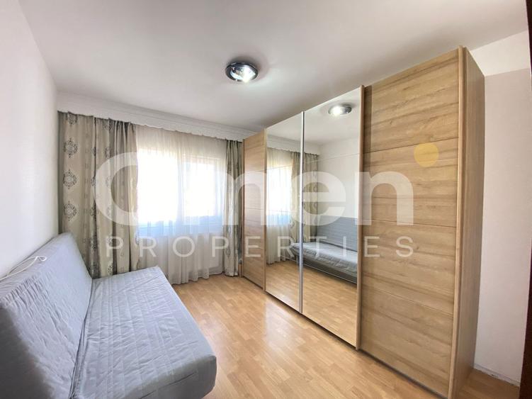 Apartament spatios cu 4 camere decoamndat, zona Republicii