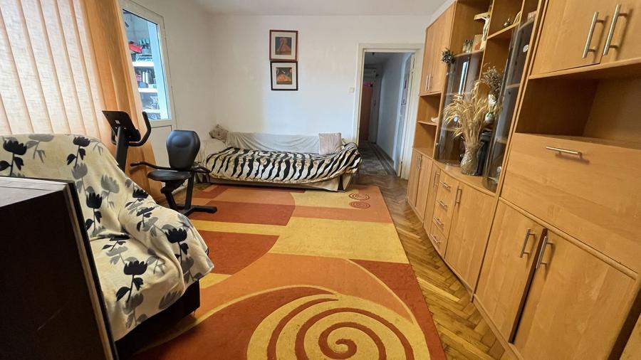 Apartament 3 camere,parter,confort sporit,bloc izolat