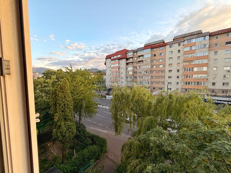 Apartament 3 camere renovat, zona Gemenii | 0% Comision - 12