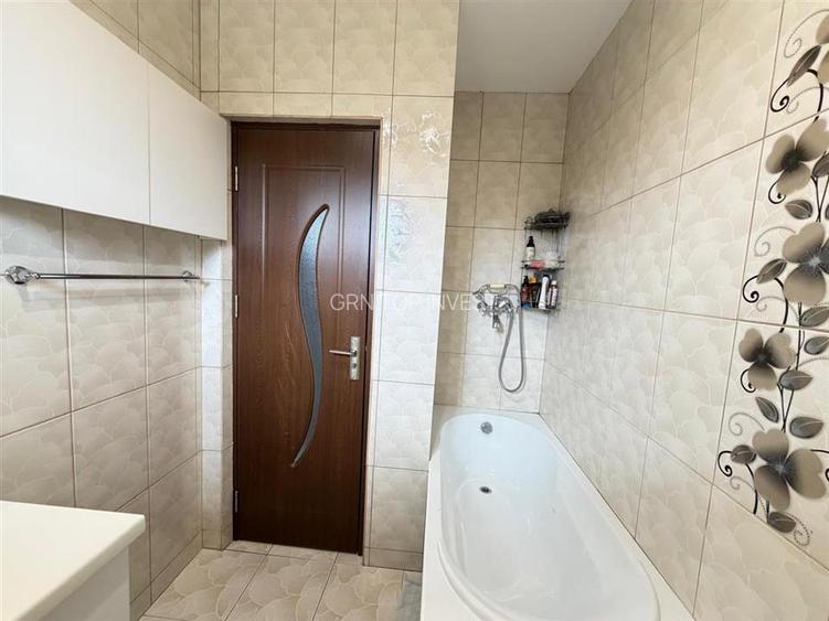 Apartament 2 camere balcon si parcare zona Gusterita - 10