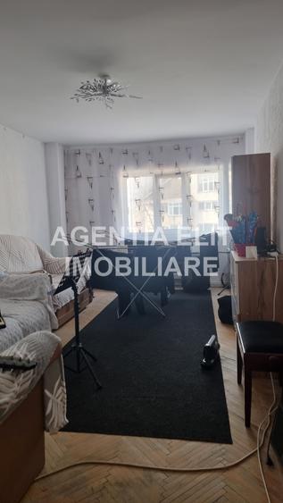 Apartament 4 camere, zona Piata Mare