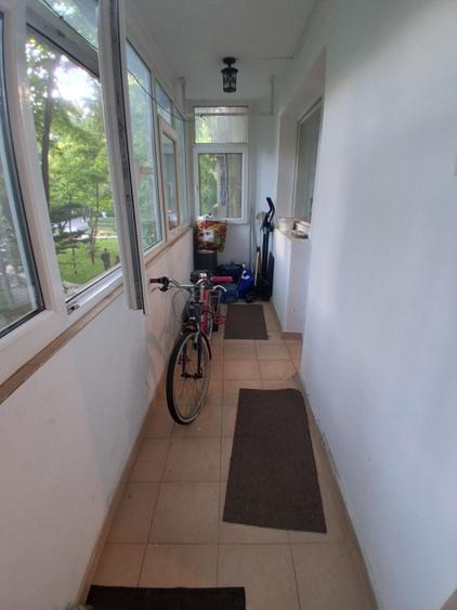 Apartament 4 camere-semidecomandat-zona Drumul Taberei
