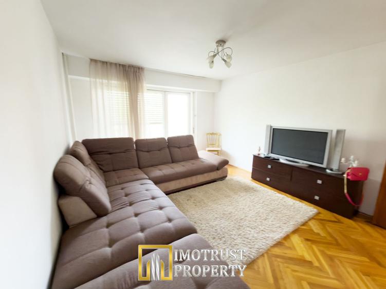 Apartament tip Samanta cu garaj de vânzare în zona Polivalentă