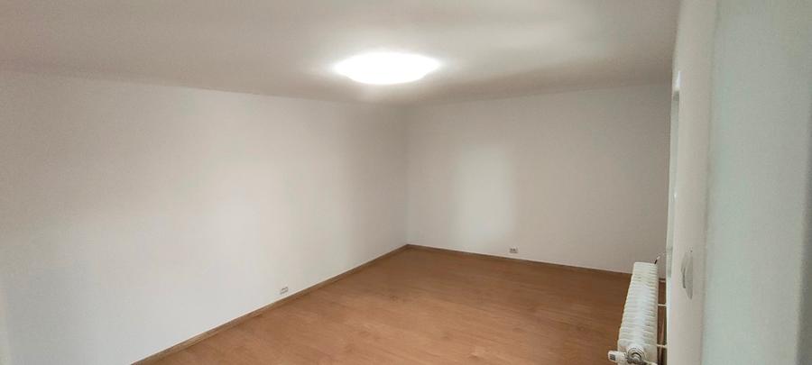 Casă 5 camere de închiriat