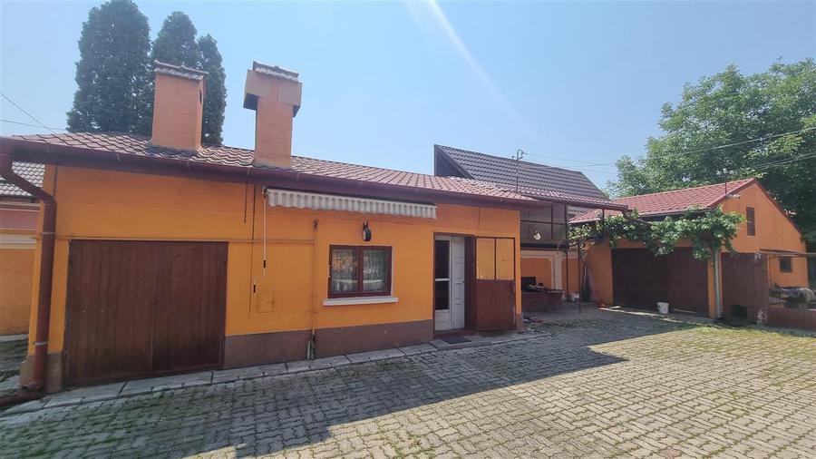 Casa de 4 camere zona Stupini