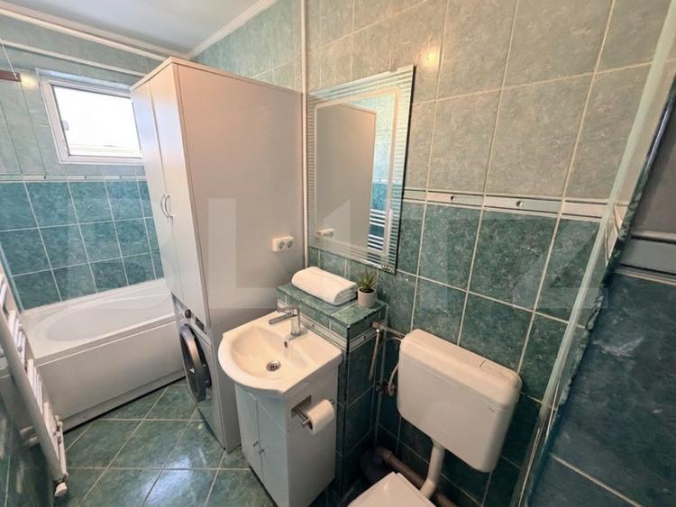 Apartament 2 camere, 37.70 mp, zona Craiovita Noua - statia 30