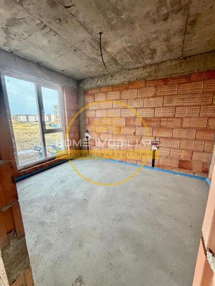 Etaj 1 Apartament 2 Camere Bloc Nou 7 minute de Podu Ros