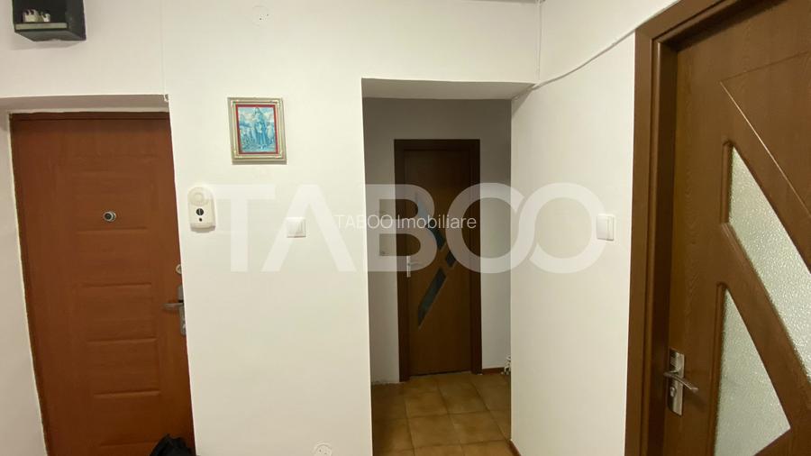 Apartament decomandat de inchiriat 2 camere 56 mpu si balcon 6 mp - 7