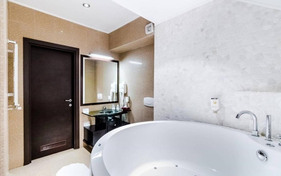 Vanzare Hotel- Moieciu