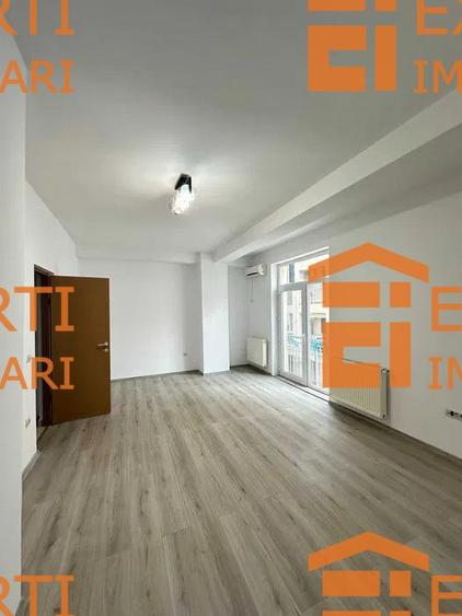 Apartament 2 Camere de Vânzare în Compozitori | Decomandat | 55 mp