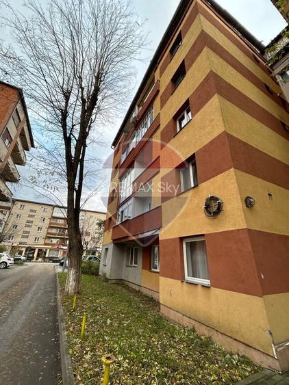 Închiriez apartament cu 2 camere str. CLOȘCA - CETATE - 8