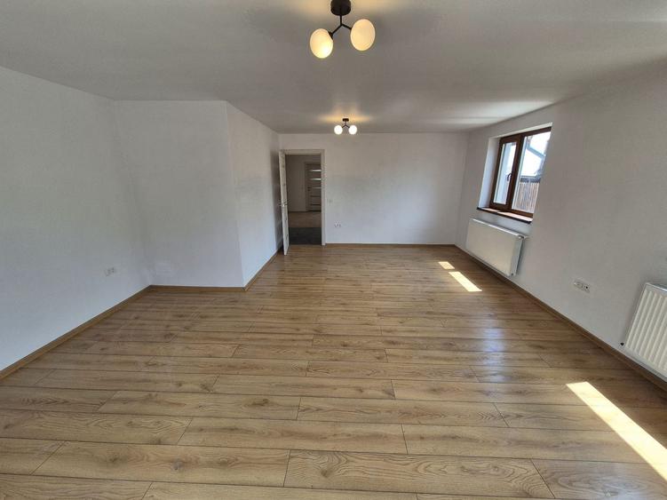 Vila/casa noua: P+M, Banesti-Prahova - 150 mp utili + teren 875 mp!