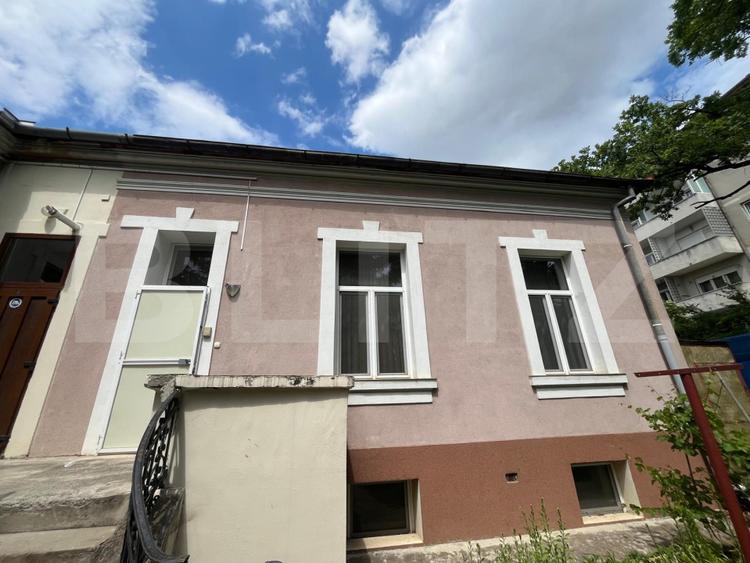 Casă de vânzare, 63 mp, strada Republicii, zona Centrală