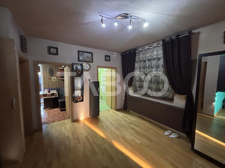 Casa individuala de vanzare cu 5 camere +spatiu comercial 3 bai Sibiu