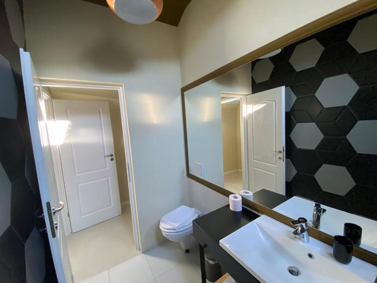Oportunitate! Penthouse,  Colina, 4 camere,  310000 EUR!