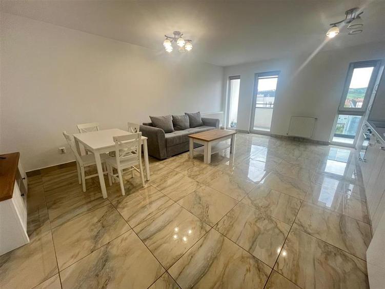 Apartament cu 2 camere si terasa in City Residence