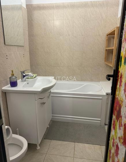 Apartament cu 3 camere, zona Cug - 4