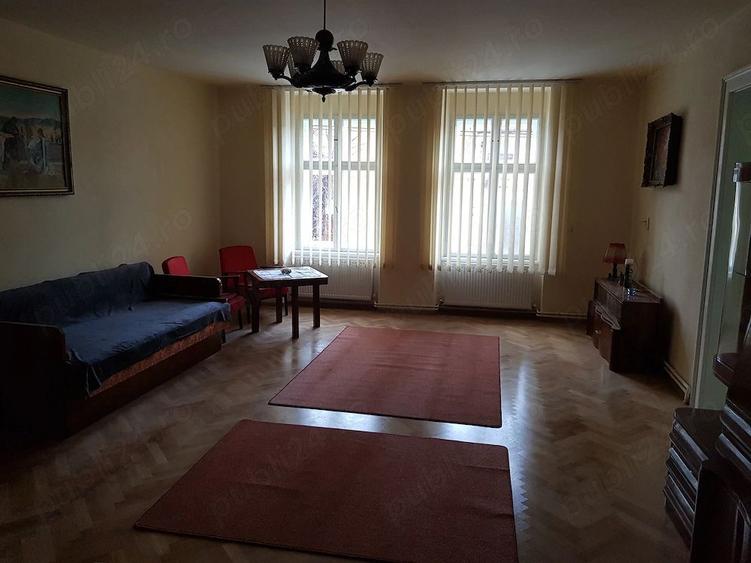Apartament de inchiriat 2 camere, 85 mp utili, zona Centru, Sebes
