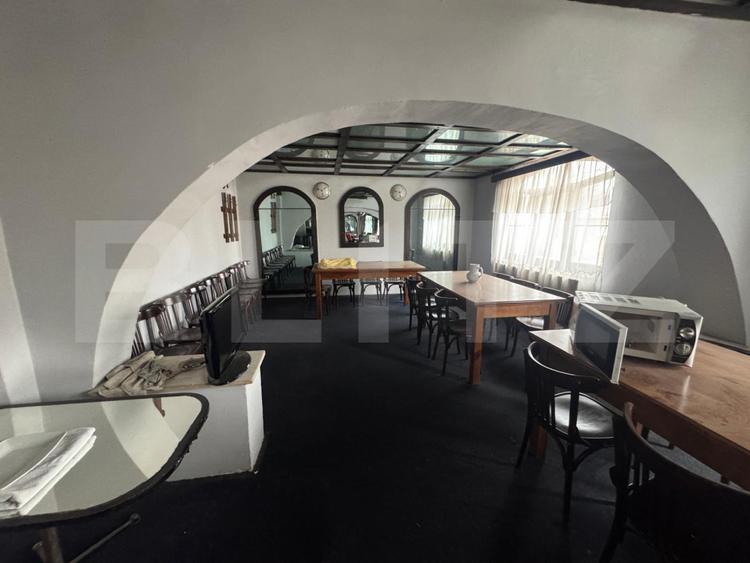 Casa de vanzare cu 6 camere, 374 mp, teren 719 mp, strada Baritiu