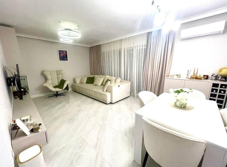 Apartament,etaj intermediar si parcare,zona Sopor