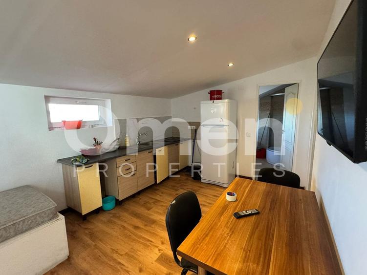 Apartament 3 camere de închiriat | zona Mărul de Aur | mansardă |