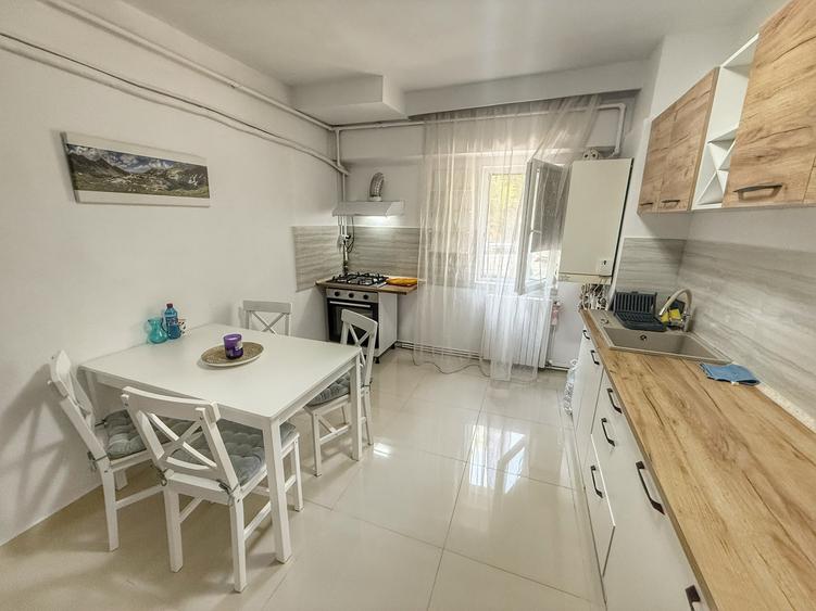 Faleza Nord - apartament cu 2 camere - primul rand la mare